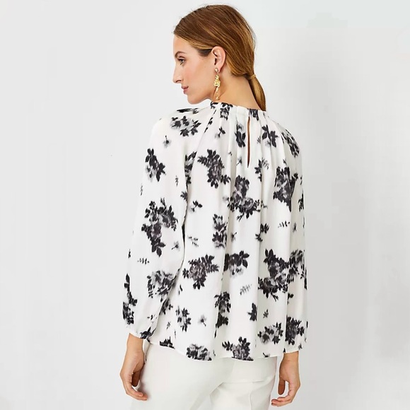 Ann Taylor Ikat Floral Pleat Neck Top Black & White Size Medium - Picture 2 of 10